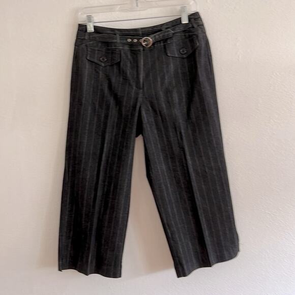 Larry Levine Two Piece  Gray and White Pin Stripe Short Sleeve Pant Suit  PS - Picture 10 of 12